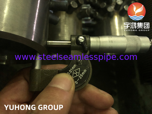 ASTM EN DIN ASTM A106 Gr.B A335 P5 P9 A312 TP304 317L ống vây đệm