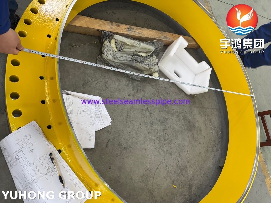ASME SA516 Gr.70 Carbon Steel Shell Flange Ring với OD ~1939mm × ID ~1568mm × THK 97mm và lỗ cuộn chính xác cho bộ trao đổi nhiệt