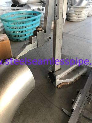 Phụ kiện thép hợp kim mông A403 WP20CB khuỷu tay 90 độ 1/8 "đến 100 inch